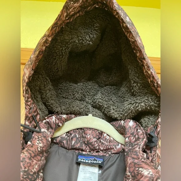 Patagonia Brown Paisley Hooded Down Puffer Vest Zip Up Women’s Size Medium - Picture 10 of 11